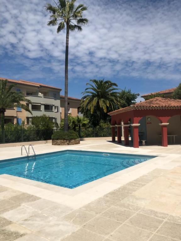 Belle Residence Au Centre De Saint Tropez Avec Piscine Et Garage Exteriör bild